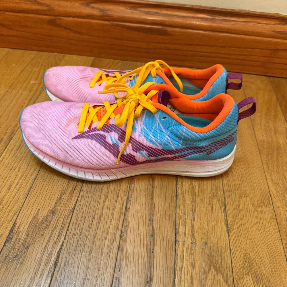 Saucony Womens Fastwitch 9 Running Shoes Size 9 Sneakers Foam Pink Orange EUC
